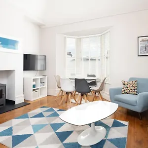 spacious-sillwood-street-3-bed-3-bath.brighton-hotels-england.com/